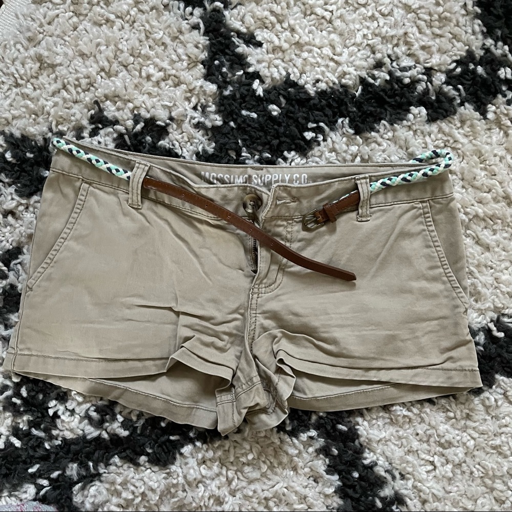 Beige shorts with belt